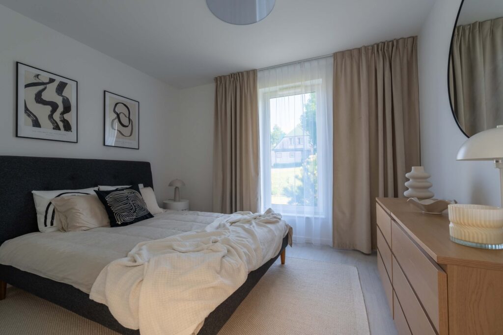 nowe mieszkania nad morzem w ustroniu morskiem - sypialnia w sunset ustronie morskie 
